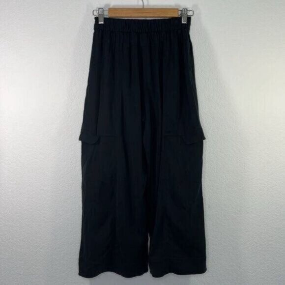 Lululemon Metropolis Maven High Rise Cargo Crop Black‎ size 4 - Picture 3 of 9